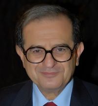 وزير لبناني سابق: موقف الرئيس محمود عباس كان أسرع جواب على "صفقة القرن"