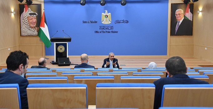 الرئيس خلال اجتماع اللجنة العليا للقدس: لن ندخر جهداً لحماية القدس وأهلها ولن نسمح لأحد العبث بأملاك