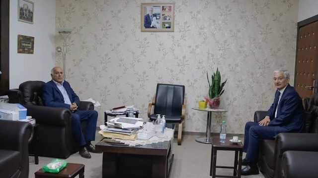 القنصل التركي يؤكد التزام بلاده بقرارات الشرعية الدولية كأساس لحل الصراع