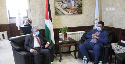 مجدلاني يبحث مع ممثل رومانيا المستجدات السياسية وسبل تطوير العلاقات الثنائية