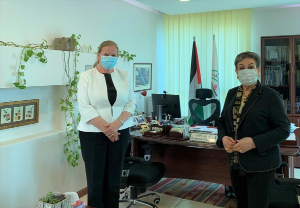 عشراوي تبحث مع ممثلة النرويج التطورات السياسية