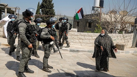 "هيومن رايتس" تطالب بالتحقيق في جريمتي الفصل العنصري والاضطهاد بحق الفلسطينيين