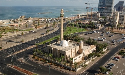 اعتداء على مسجد حسن بك في يافا بأراضي الـ48