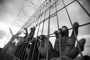 الأسيران الأعرج وأبو هواش يقبعان في ظروف قاسية في سجن "عيادة الرملة"