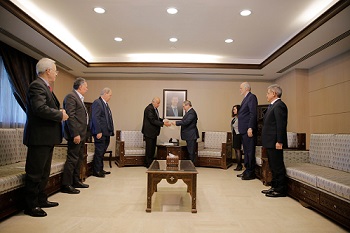 وفد اللجنة المركزية لحركة "فتح" يسلم وزير الخارجية السوري رسالة من الرئيس للرئيس السوري