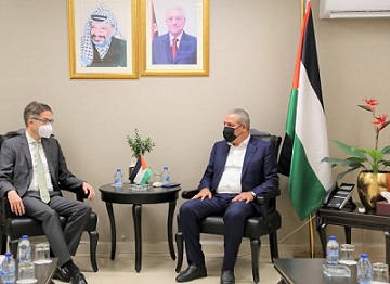 الوزير الشيخ يطلع رئيس ممثلية ألمانيا على آخر التطورات السياسية