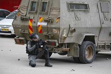 تواصل انتهاكات الاحتلال: اعتقالات واقتحامات وهدم واخطارات واستيلاء وجرف أراضي