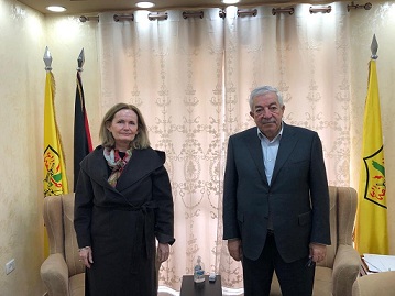 العالول يطلع القنصل البريطاني على المستجدات السياسية وانتهاكات الاحتلال