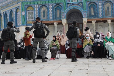 لليوم الرابع: نحو 1180 مستوطنا يقتحمون "الأقصى" والاحتلال يعتقل مواطنا ويصيب 3 آخرين