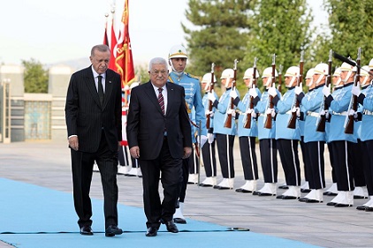 الرئيس التركي يستقبل الرئيس محمود عباس بمراسم رسمية في أنقرة