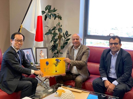 أبو هولي يبحث مع السفير الياباني أوضاع اللاجئين في المخيمات ودعم الاونروا