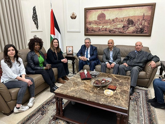 دبور يلتقي المديرة التنفيذية لمؤسسة العون الطبي للفلسطينيين ميلاني وورد