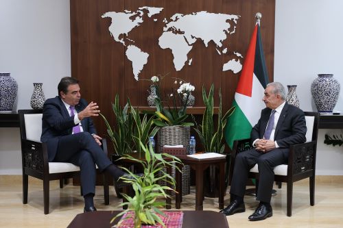 اشتية يطالب بدور أوروبي فعال لإلزام اسرائيل بالاتفاقيات الموقعة