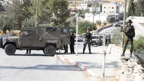 الاحتلال يواصل انتهاكاته: اعتقالات وإخطارات بوقف العمل واعتداءات للمستوطنين