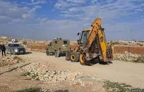 الاحتلال يمنع العمل في طريق زراعية شمال رام الله ويستولي على معدات الحفر