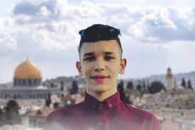 المهنئون يؤمون منزل الطالب الشهيد مجدي عرعراوي