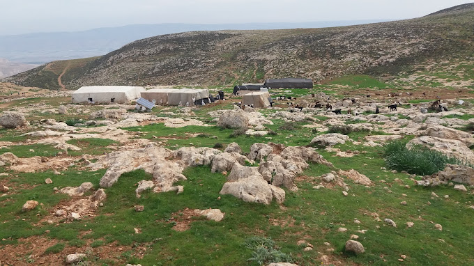 الاحتلال يمنع أهالي خربة "جبعيت" شمال شرق رام الله المهجرين قسرا من العودة إليها