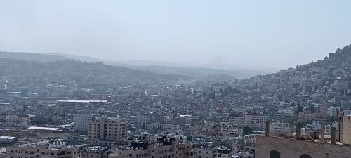 الاحتلال يواصل عدوانه على مخيم بلاطة: شهيد وإصابتان ومداهمة منازل