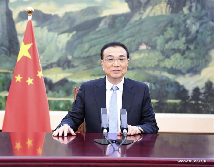 رئيس مجلس الدولة الصيني يهنئ رئيس الوزراء على تسلم مهامه