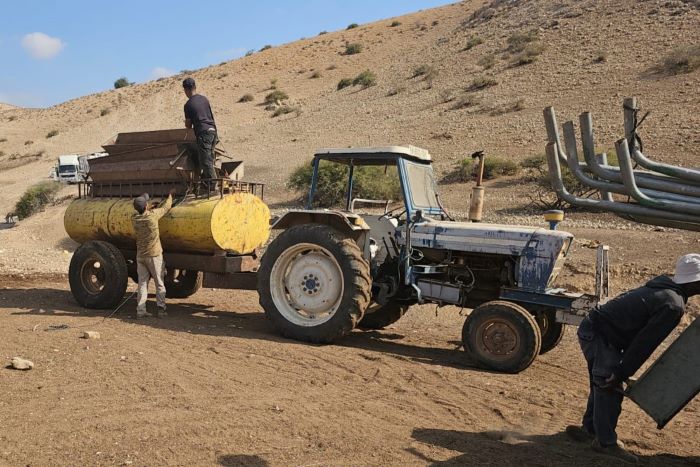 14 عائلة ترحل قسرا عن تجمع "أم الجمال" في الأغوار الشمالية