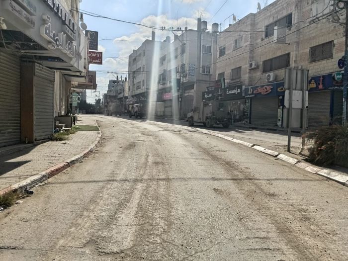 قوات كبيرة من جيش الاحتلال تقتحم طولكرم برفقة جرافات عسكرية