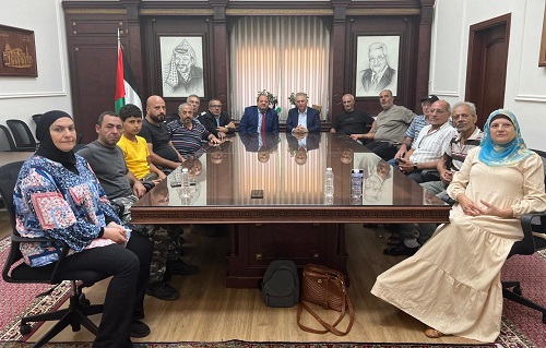 وفد من حزب الوفاء اللبناني يزور السفير دبور في زيارة وداعية