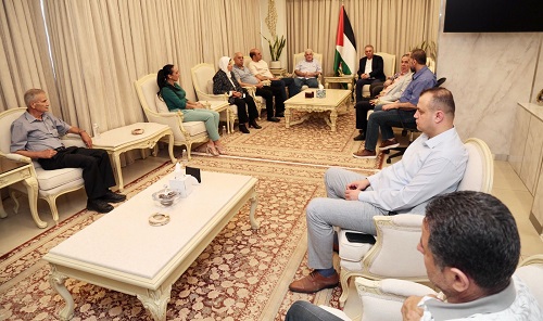 اقليم حركة فتح في لبنان يزور السفير دبور مودعاً