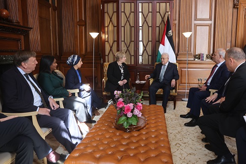 الرئيس يلتقي رئيسة لجنة الشؤون الخارجية في البرلمان البريطاني