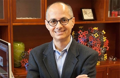 أحدهم فلسطيني الأصل.. جائزة نوبل للكيمياء تمنح لعلماء ابتكروا "فضاءات جديدة"