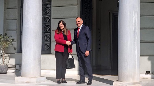 وزيرة الخارجية تبحث مع نظيرها اليوناني تعزيز العلاقات الثنائية وتؤكد أهمية الاعتراف بدولة فلسطين