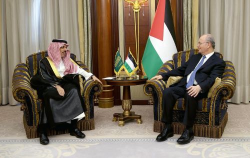 مصطفى يبحث مع وزير الخارجية السعودي آخر المستجدات وتنسيق المواقف المشتركة