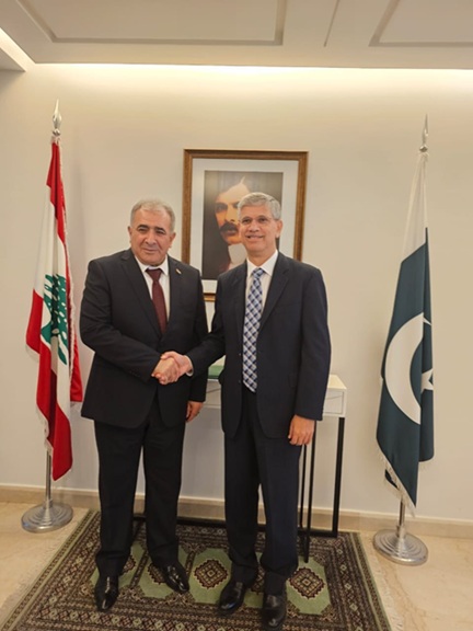 السفير الاسعد يلتقي السفير الباكستاني في لبنان