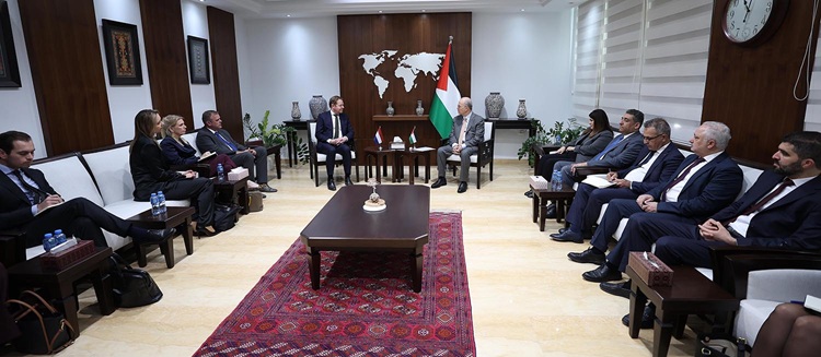 مصطفى يبحث مع وزير خارجية هولندا آخر المستجدات ودعم الجهود الدولية لتمكين دولة فلسطين من تولي مسؤولي