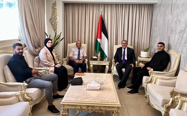 وفد من المؤسسة الفلسطينية لحقوق الإنسان (شاهد) يزور السفير الفلسطيني في لبنان