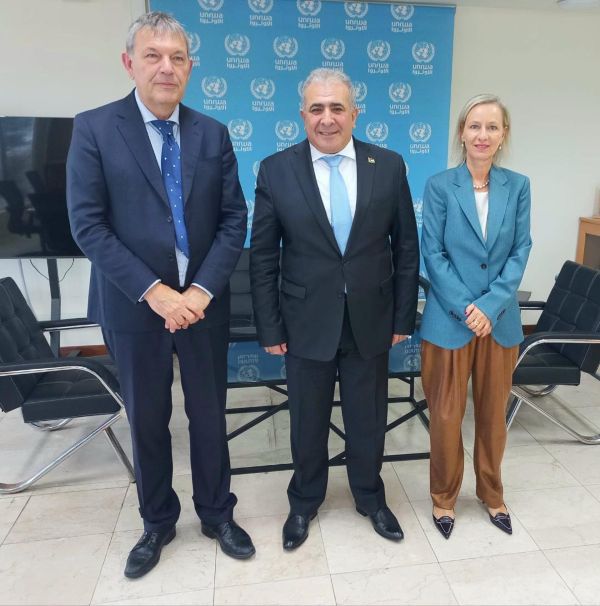 سفير فلسطين لدى لبنان يلتقي المفوض العام لوكالة الاونروا