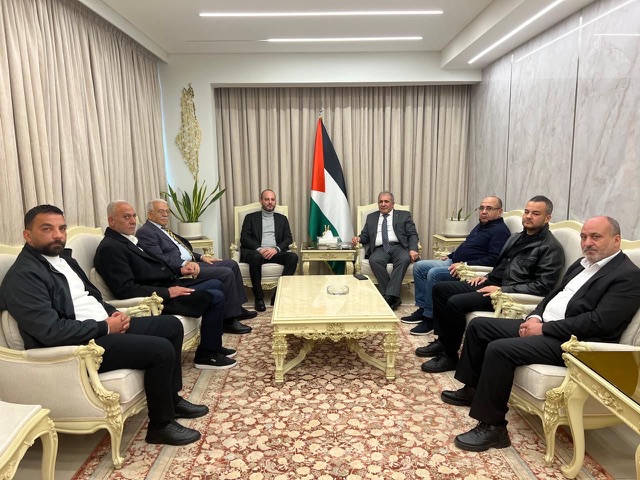 السفير الاسعد يستقبل وفداً من جبهة التحرير الفلسطينية