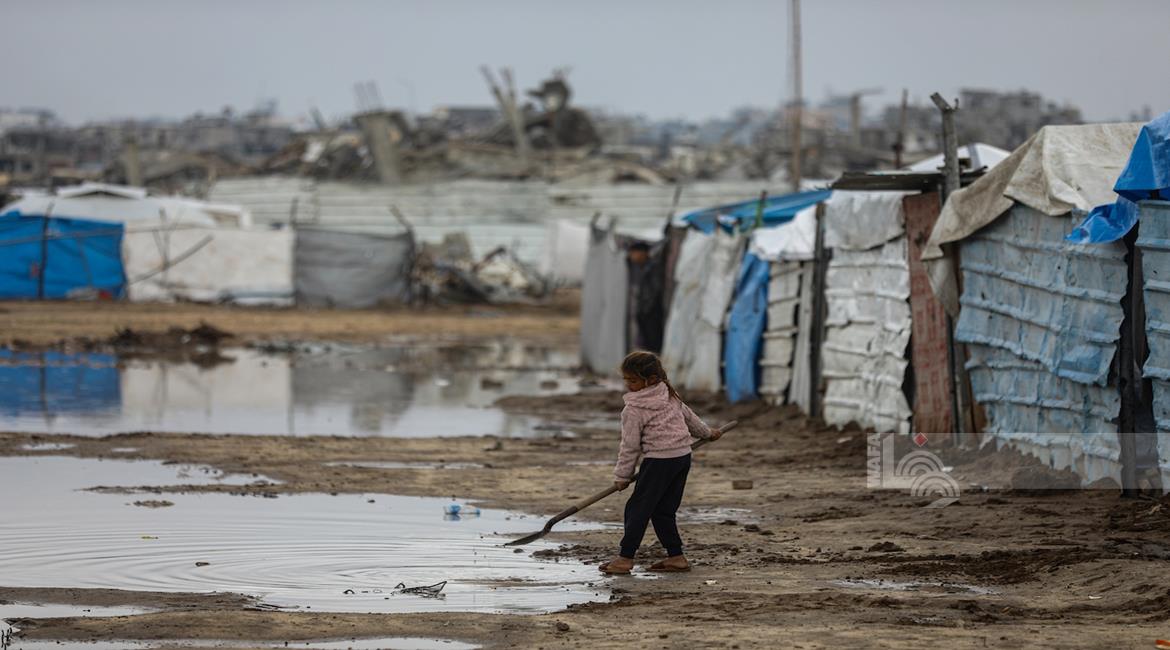 لازاريني: العاصفة بايرون تحكم قبضتها على غزة