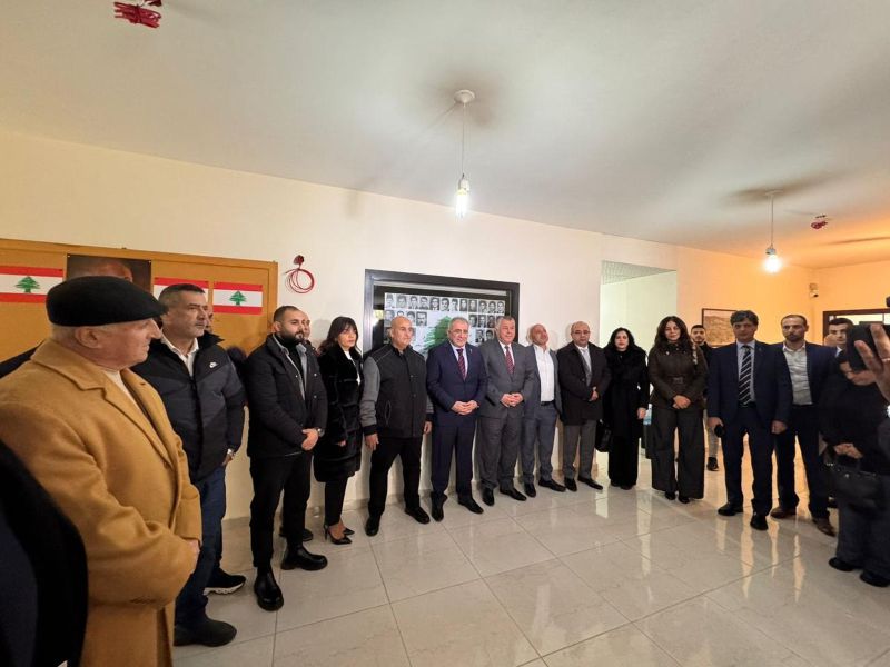 السفير الاسعد يزور بلدة العيشية على رأس وفد ويهنئ المجلس البلدي بمناسبة الاعياد المجيدة