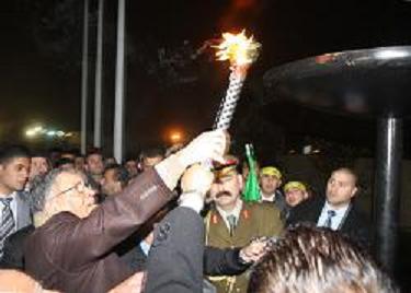 نيابة عن الرئيس: : أبو ماهر غنيم يضع أكاليل الزهور على ضريح أبو عمار ويوقد شعلة انطلاقة العام 47 للث