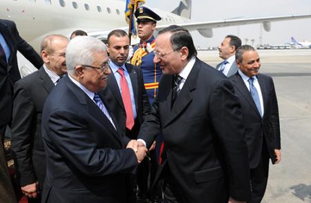 الرئيس يبدأ زيارة رسمية إلى مصر يلتقي خلالها المشير طنطاوي