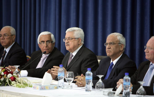 الرئيس: للحكومة الجديدة مهمتا الانتخابات وإعادة إعمار غزة
