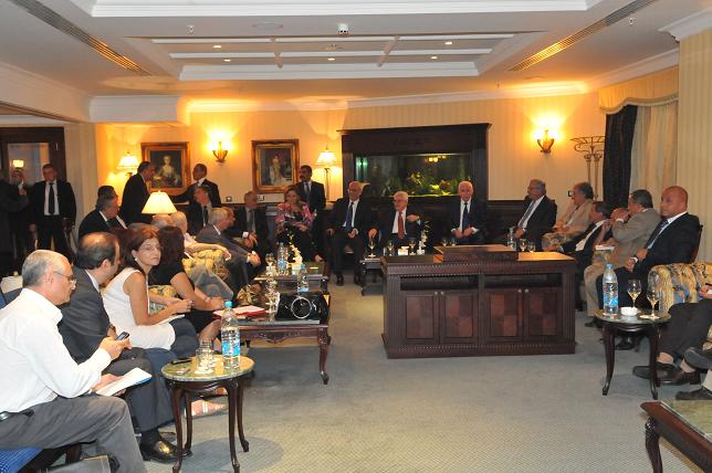 الرئيس عباس في لقاء مع رؤساء تحرير وسائل الاعلام