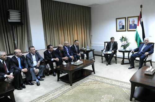 الرئيس يستقبل البعثة الطبية العائدة من لبنان