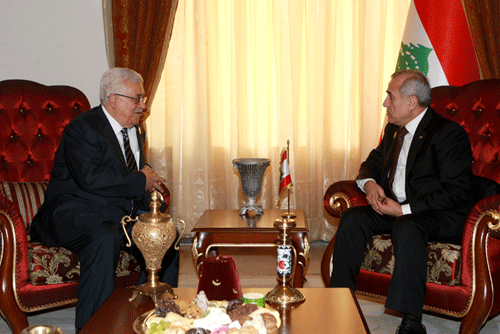 الرئيس يجتمع مع الرئيس اللبناني