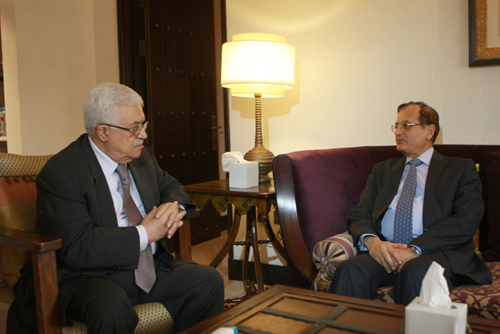 الرئيس يلتقي في الدوحة وزير الخارجية والمغتربين اللبناني