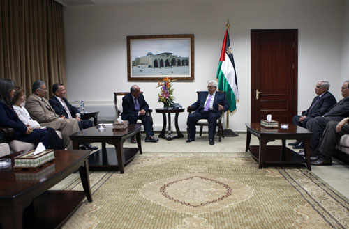 الرئيس: نهج القيادة هو تكريس النظام الديمقراطي الفلسطيني من خلال الانتخابات
