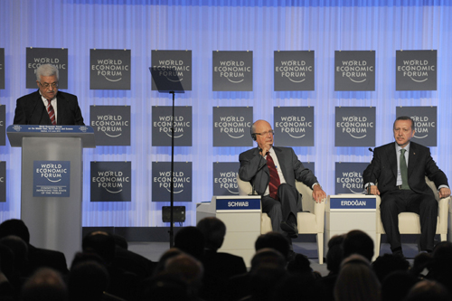 الرئيس أمام المنتدى الاقتصادي العالمي: فرص السلام قد لا تبقى متوفرة لزمن طويل