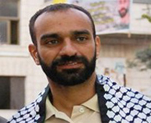 الأسير العيساوي فقد 18 كيلو ويبول دما وإدارة السجون ترفض علاجه