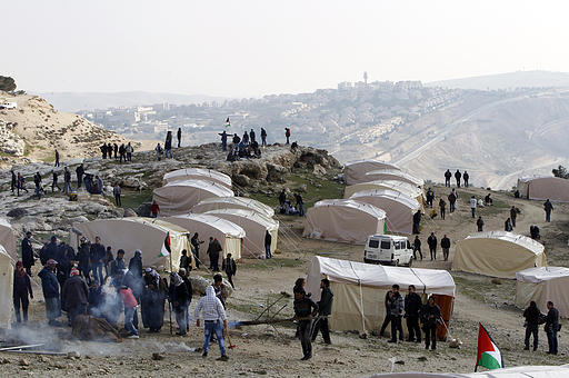 قناصل ودبلوماسيون يطلعون على الدمار الذي خلفه الاحتلال في
