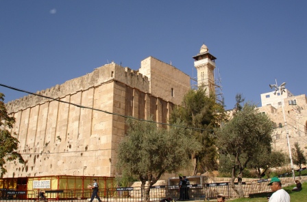 الاحتلال يغلق المسجد الإبراهيمي بمناسبة الأعياد اليهودية